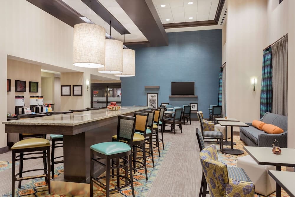 Hampton Inn & Suites West Des Moines/SW Mall Area property views in West Des Moines, IA — gallery photo 3