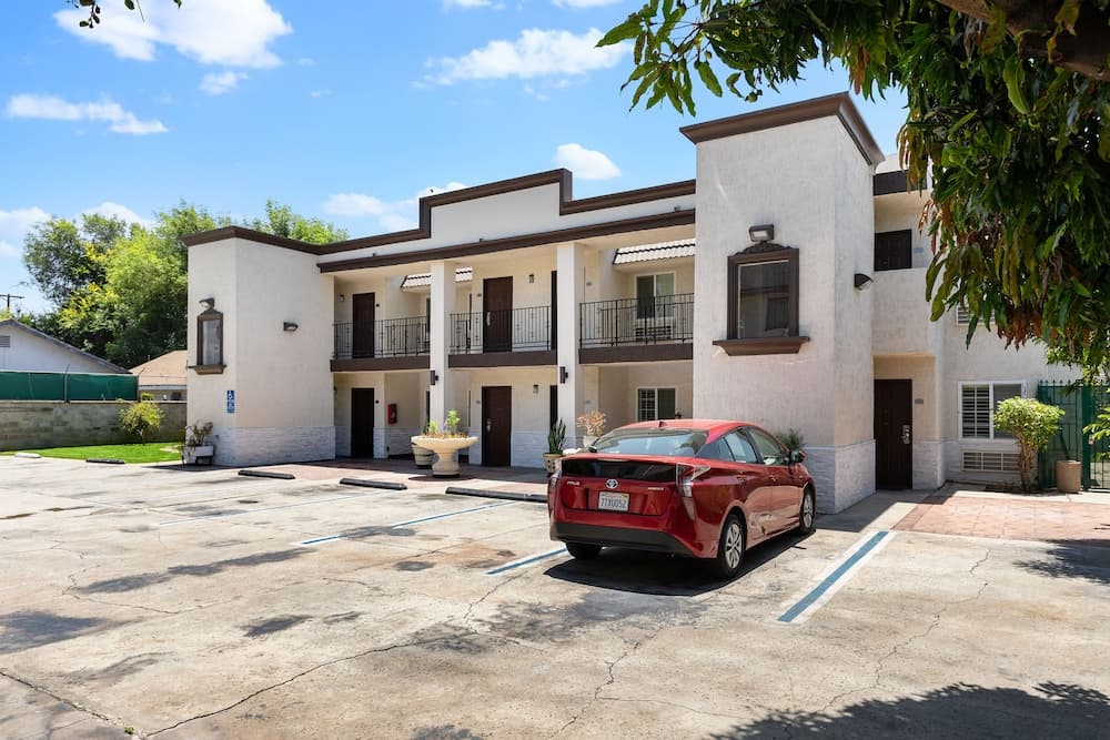 Le Blanc Inn & Suites gallery photo in El Monte, CA — image 19