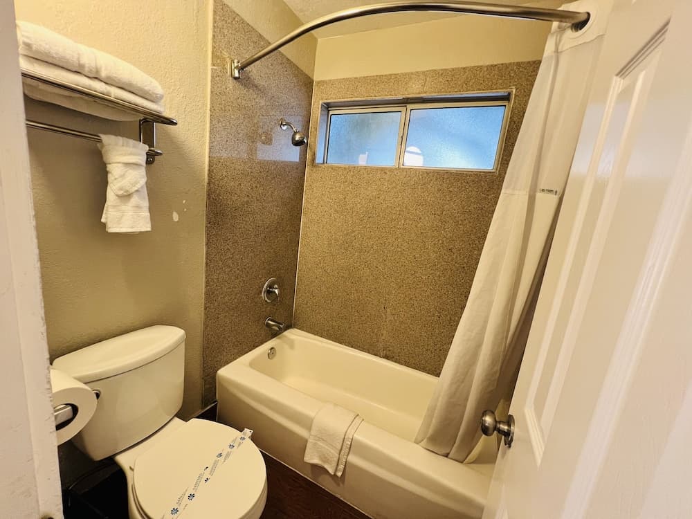 Casa Blanca Hotel - Orange gallery photo in Orange, CA — image 17