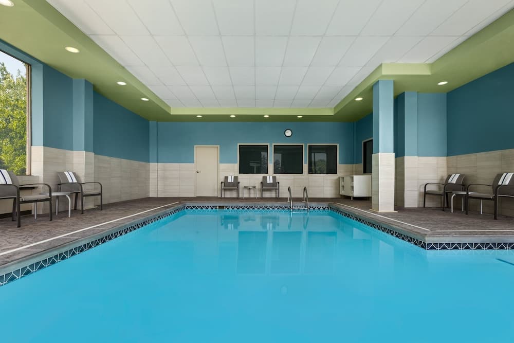 Holiday Inn Express & Suites Akron Regional Airport Area by IHG gallery photo in Akron, OH — image 5