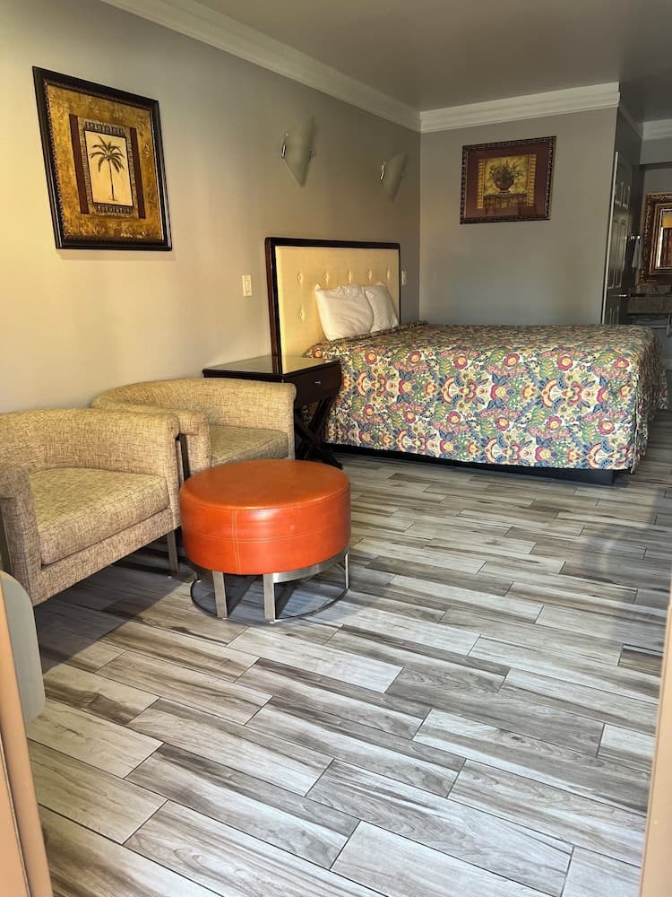 Amber Motel gallery photo in Inglewood, CA — image 7