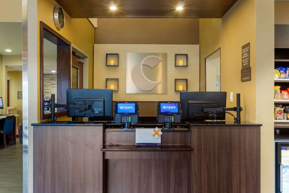 Comfort Inn & Suites Amarillo East interior in Amarillo, TX — gallery photo 2