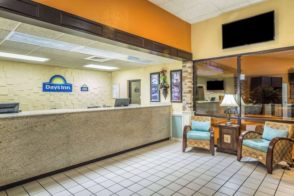Days Inn by Wyndham Lake Park/Valdosta property views in Lake Park, GA — gallery photo 3