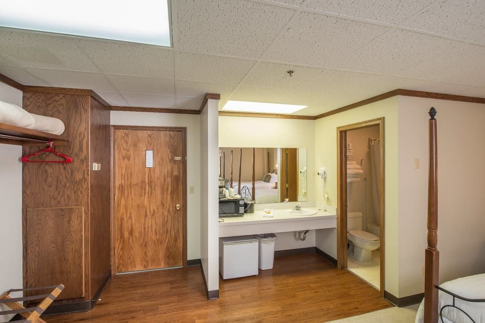 Sugarcreek Village Inn gallery photo in Sugarcreek, OH — image 19