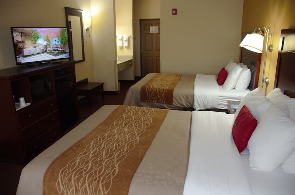 Americas Best Value Inn St. Robert property views in St. Robert, MO — gallery photo 3
