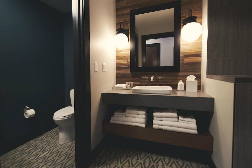 Hotel Vandivort gallery photo in Springfield, MO — image 74