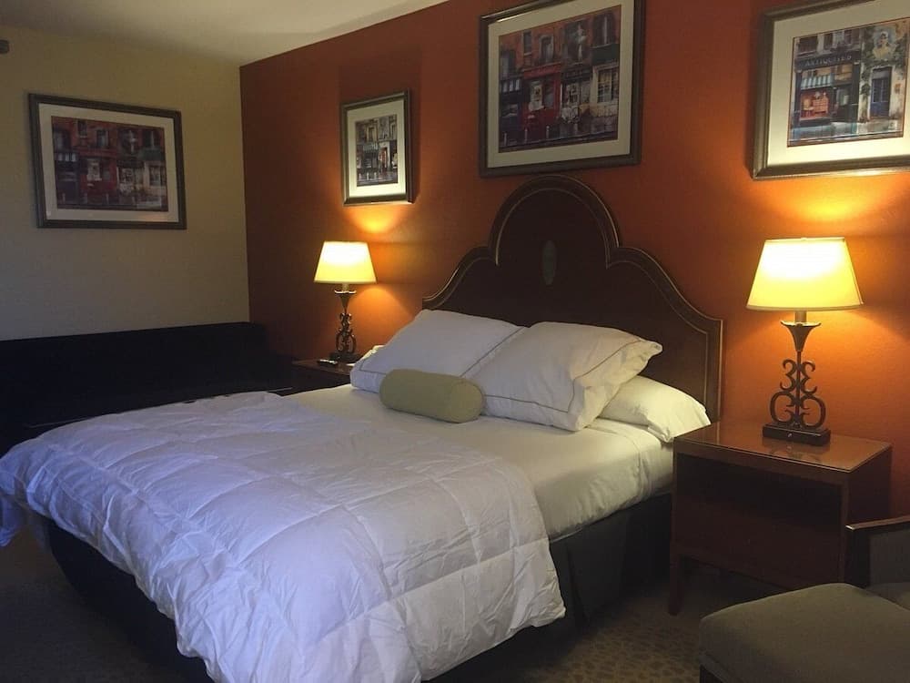 Bayshore Inn interior in Laughlin, NV — gallery photo 2