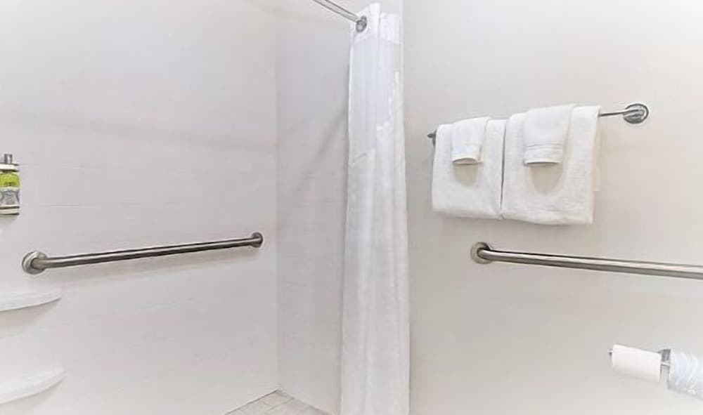 Holiday Inn Express Detroit-Warren by IHG gallery photo in Warren, MI — image 6