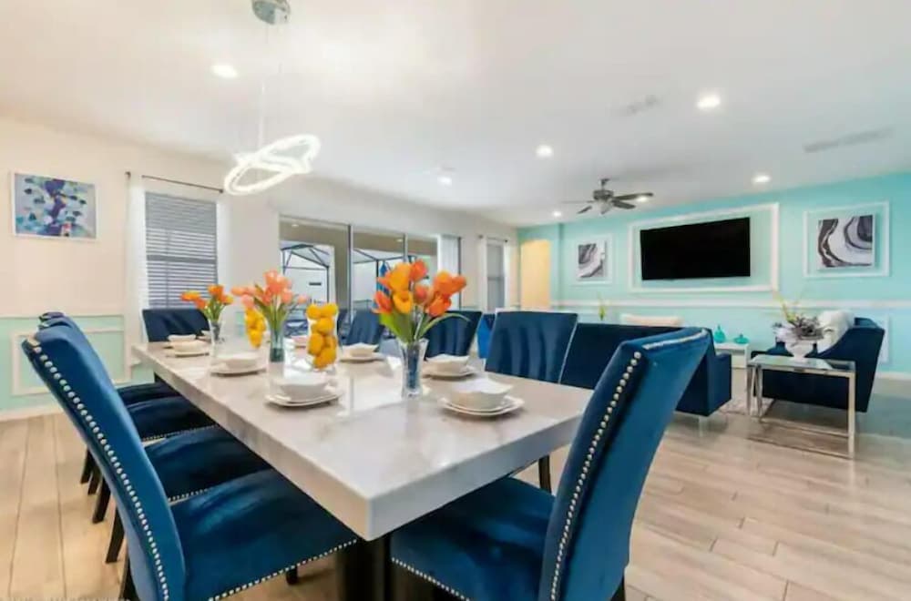 Leisure Lounge gallery photo in Davenport, FL — image 12