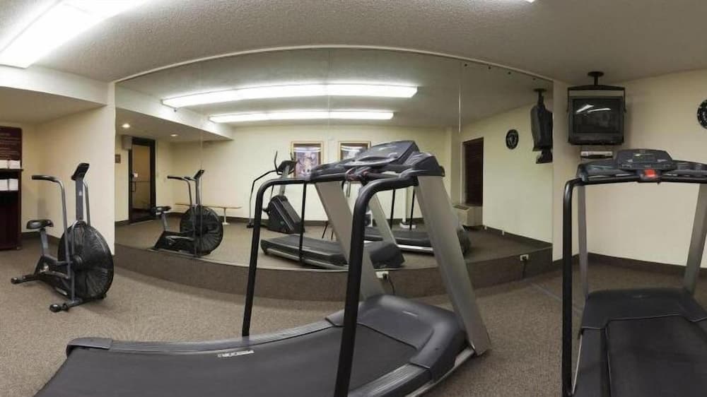 Holiday Inn Express Fayetteville- Univ of AR Area by IHG gallery photo in Fayetteville, AR — image 35