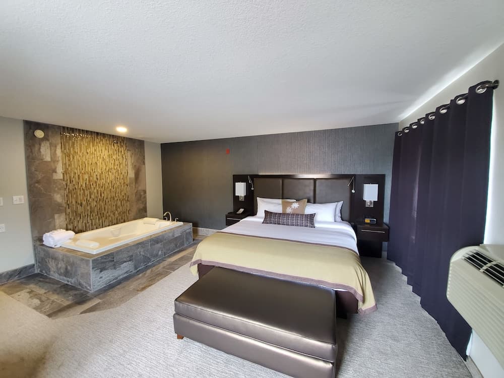 Express Suites Riverport Inn & Suites gallery photo in Winona, MN — image 6