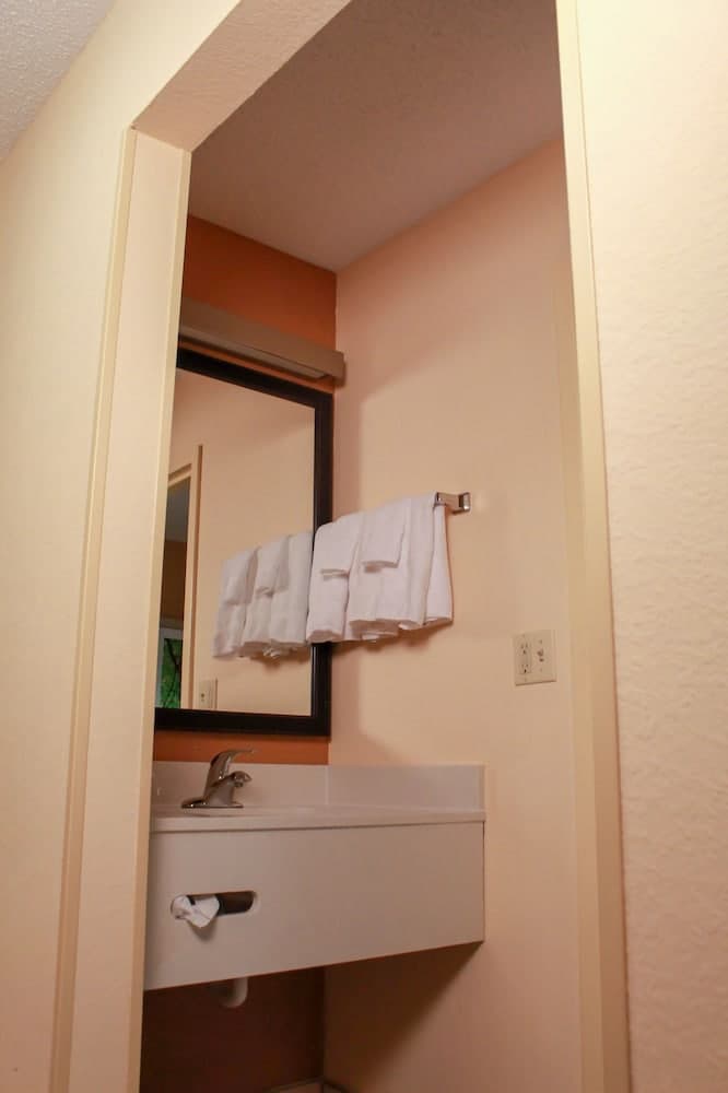 Fairfield Inn by Marriott Kalamazoo West gallery photo in Kalamazoo, MI — image 7