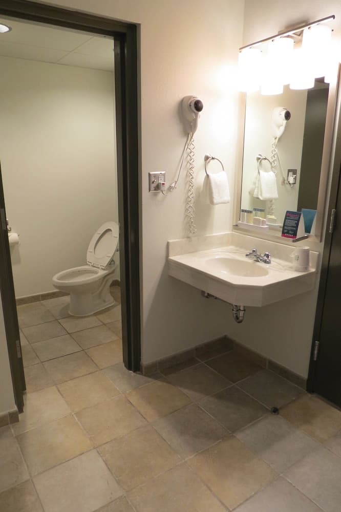 Oasis Hotel and Conv Center, an Ascend Collection Hotel gallery photo in Springfield, MO — image 69