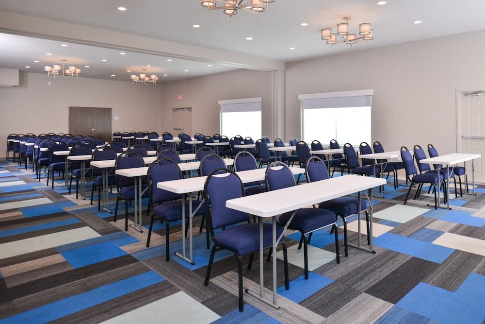 Holiday Inn Express & Suites Houston E - Pasadena by IHG gallery photo in Pasadena, TX — image 14