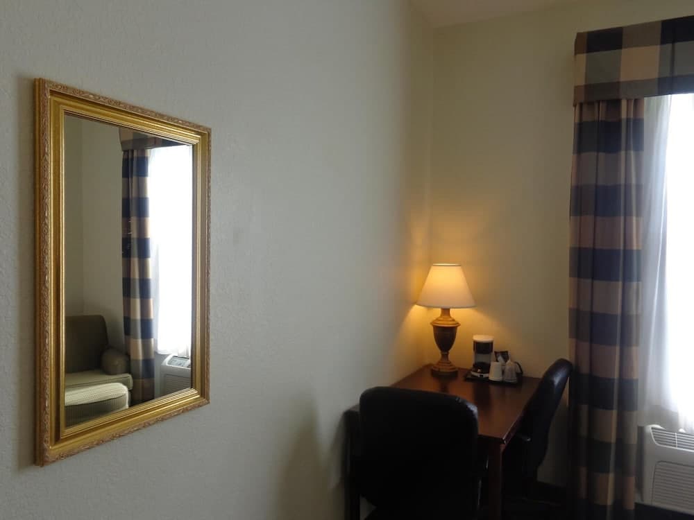 Ruskin Inn Hotel gallery photo in Ruskin, FL — image 24