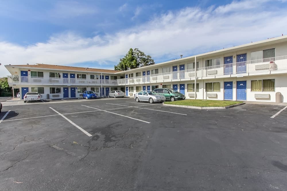 Super 8 by Wyndham Santa Clara gallery photo in Santa Clara, CA — image 4
