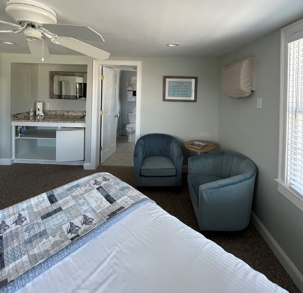 Beach Breeze Inn gallery photo in Falmouth, MA — image 77