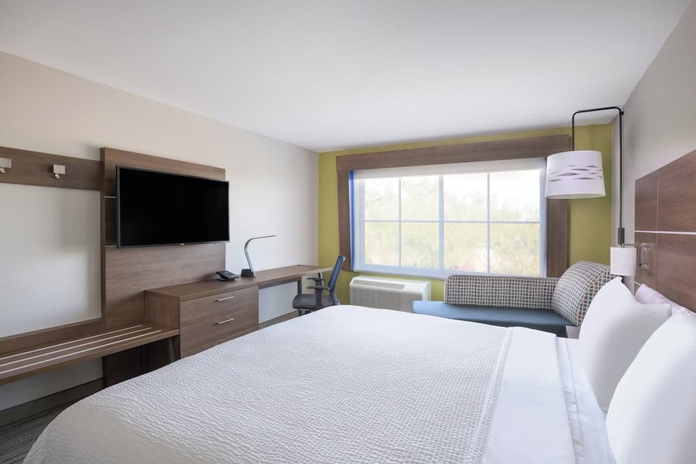 Holiday Inn Express & Suites Phoenix East - Gilbert by IHG gallery photo in Gilbert, AZ — image 45