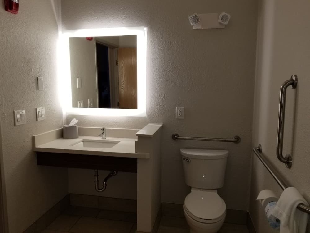 Holiday Inn Express Winfield by IHG gallery photo in Hurricane, WV — image 18