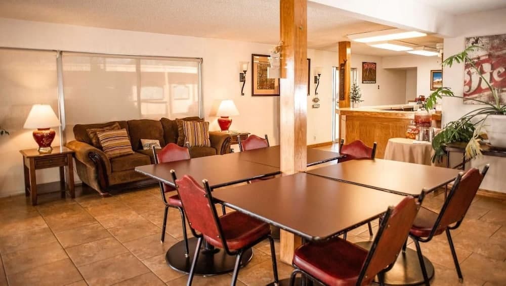 Wayfarer Inn Woodward property views in Woodward, OK — gallery photo 3
