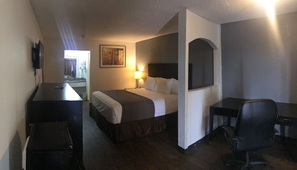 Texas Inn property views in Rosenberg, TX — gallery photo 3