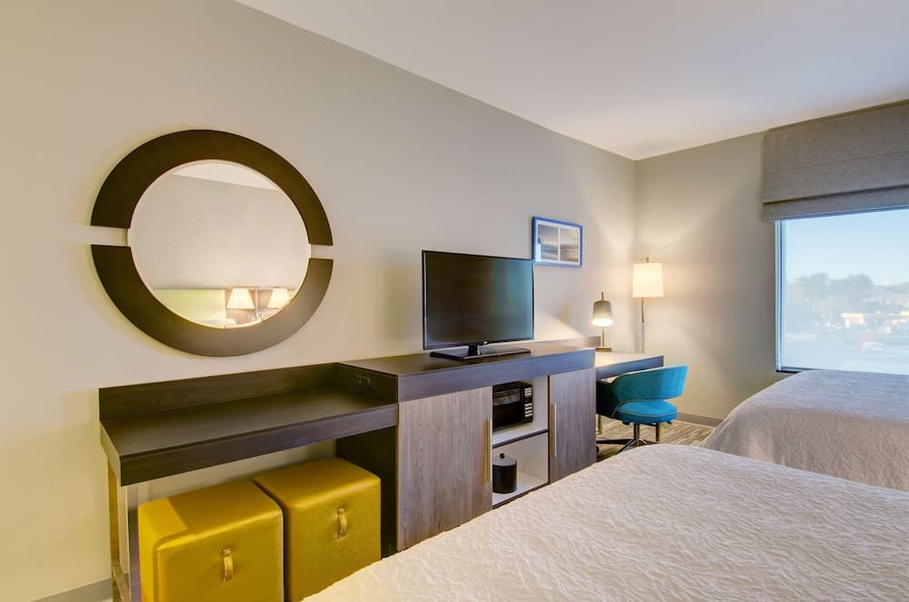 Hampton Inn & Suites Boston/Stoughton gallery photo in Stoughton — image 21