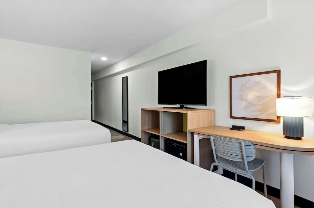 Spark by Hilton Winston-Salem University property views in Winston-Salem, NC — gallery photo 3