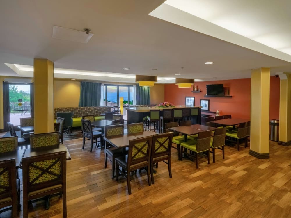 Hampton Inn Hazleton gallery photo in Sugarloaf, PA — image 22