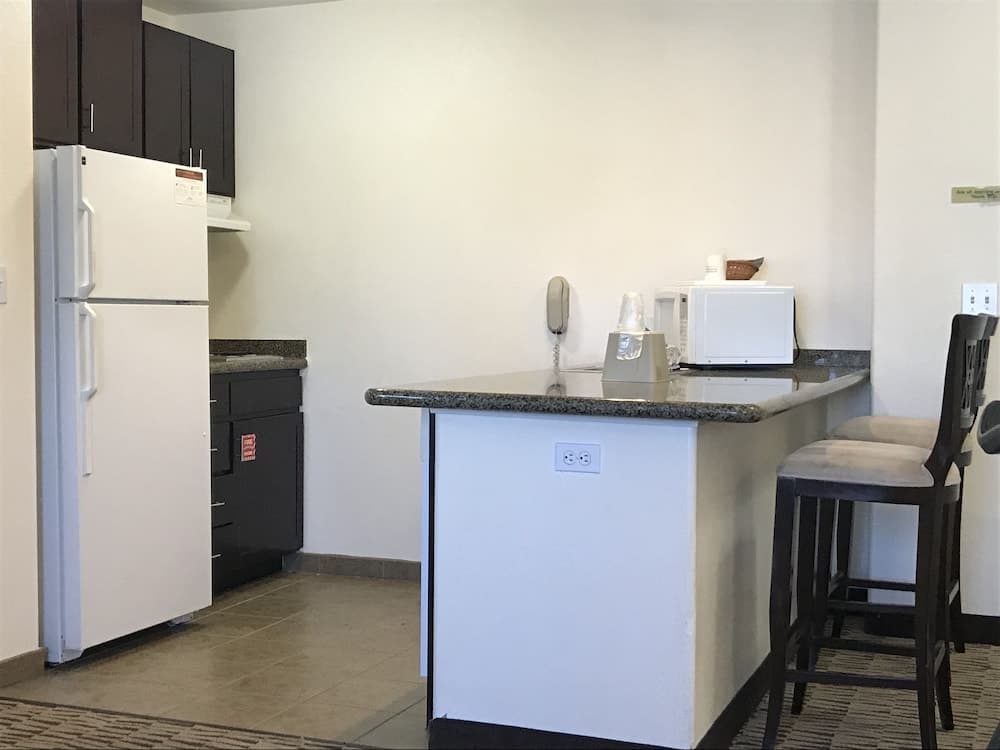 Hawthorn Suites by Wyndham Victorville gallery photo in Victorville, CA — image 22