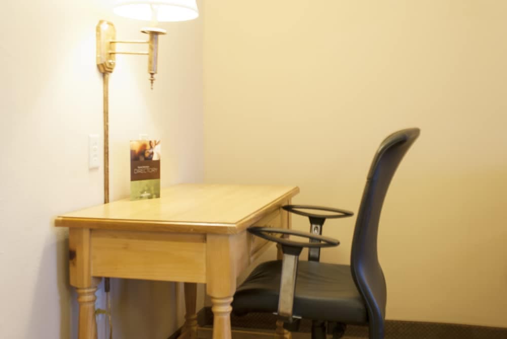 Country Inn & Suites by Radisson, Cedar Falls, IA gallery photo in Cedar Falls, IA — image 23