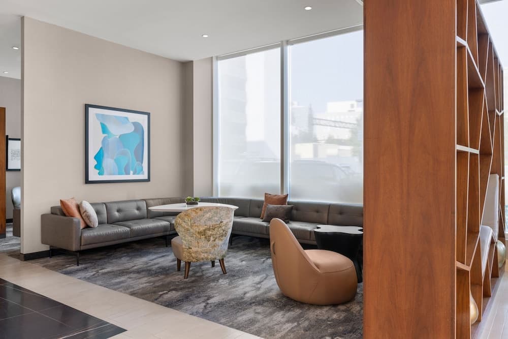 Residence Inn New York The Bronx At Metro Center Atrium gallery photo in Bronx, NY — image 37