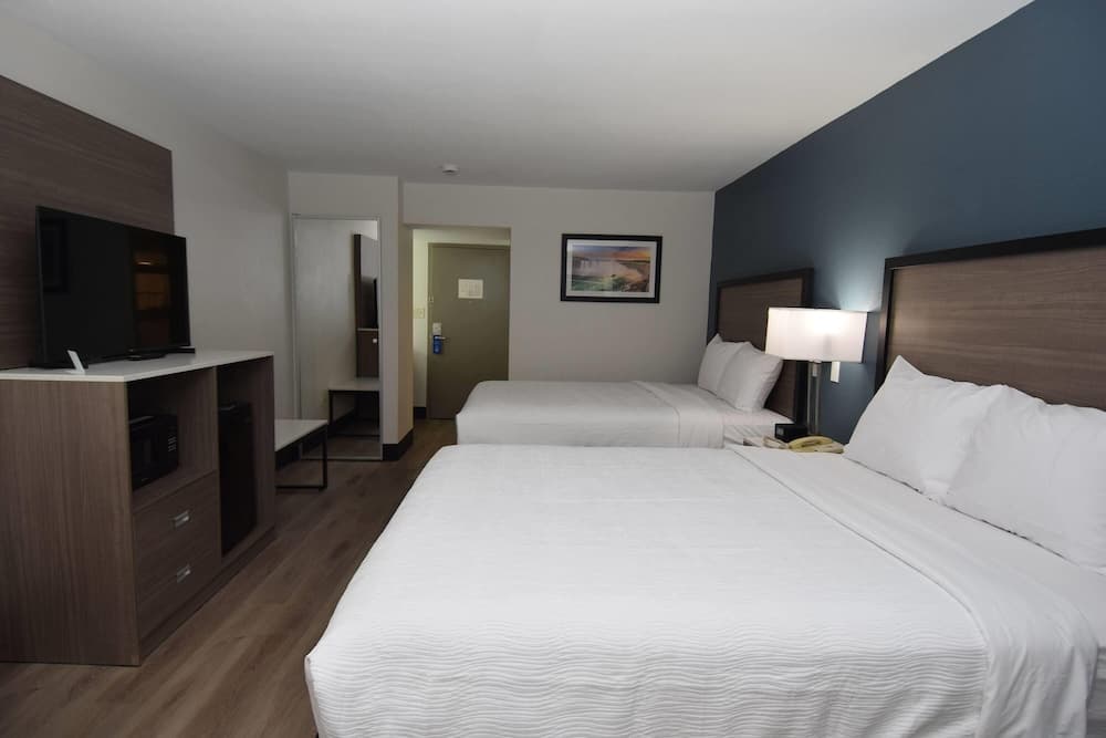 Baymont by Wyndham Batavia - Darien Lake featured exterior or lobby in Batavia, NY — similar hotel