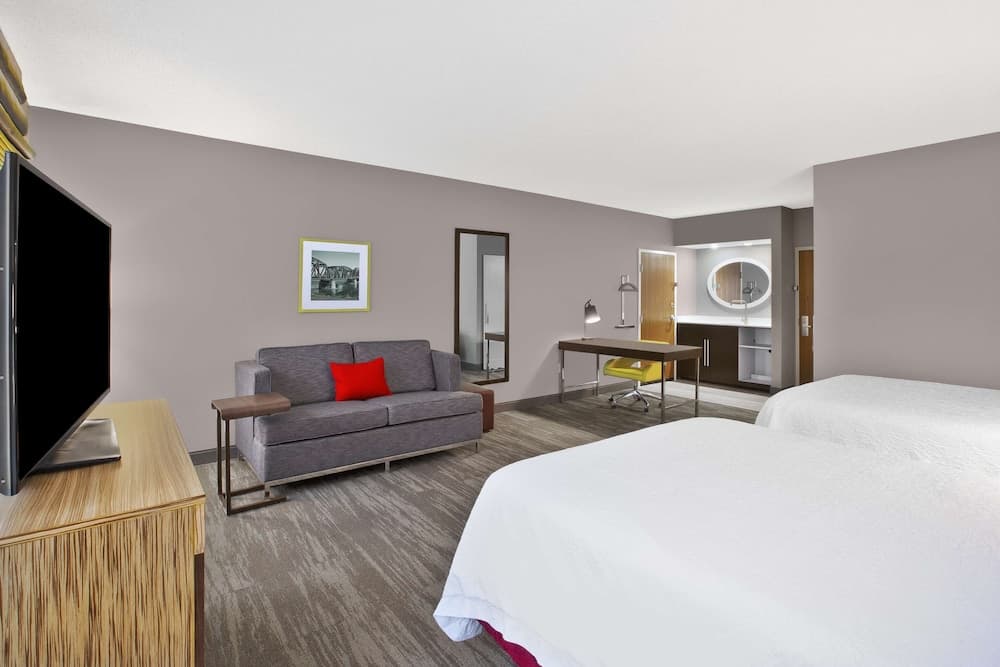Hampton Inn & Suites Springboro/Dayton Area South property views in Springboro, OH — gallery photo 3