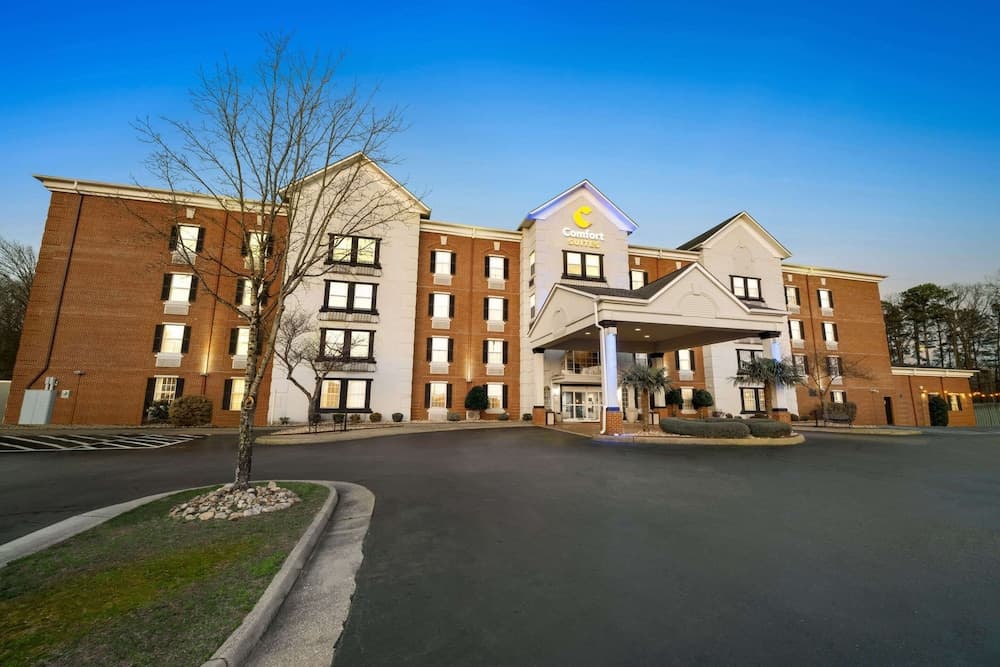 Comfort Suites Airport gallery photo in Newport News, VA — image 6