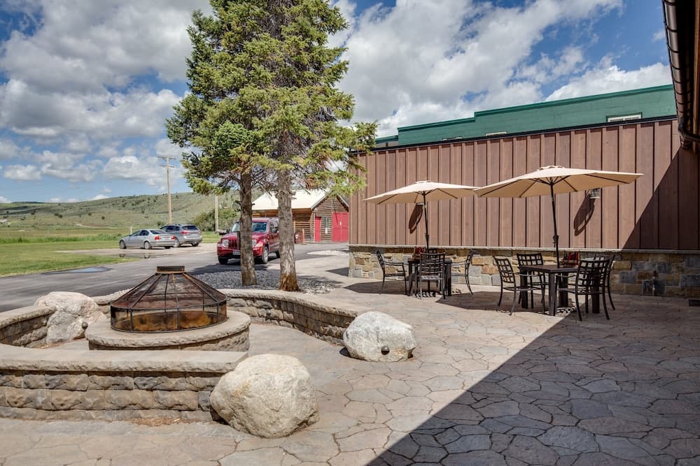 Snake River Roadhouse #3 Cutty's interior in Swan Valley, ID — gallery photo 2