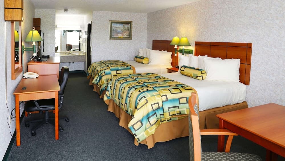 Magnuson Hotel Howell gallery photo in Howell, MI — image 17