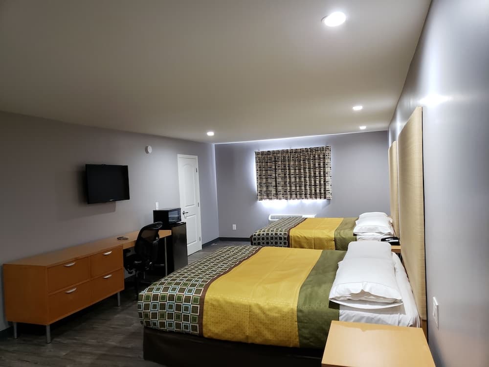 Regal Inn Los Angeles property views in Los Angeles, CA — gallery photo 3