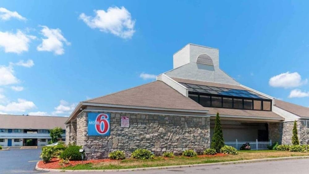 Studio 6 Southgate, Mi - Detroit featured exterior or lobby in Southgate, MI — similar hotel