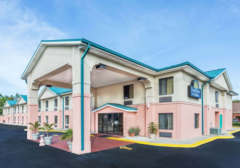 Days Inn by Wyndham Panama City/Callaway featured exterior or lobby in Panama City, FL — similar hotel