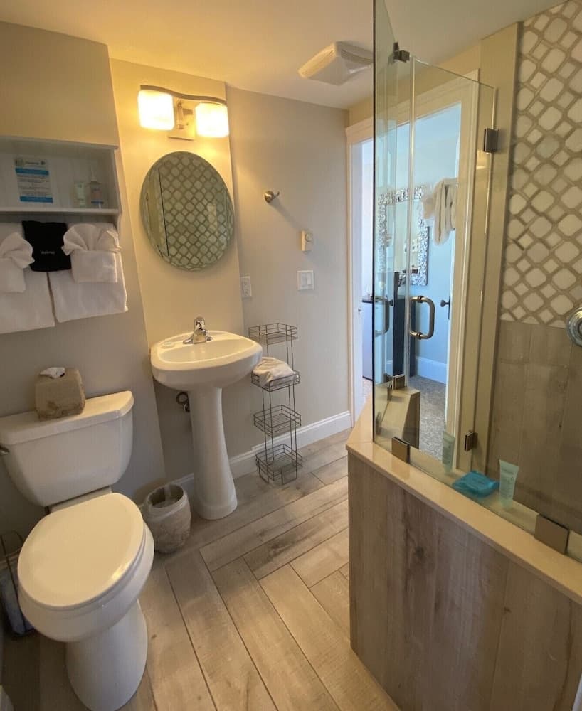 Beach Breeze Inn gallery photo in Falmouth, MA — image 18