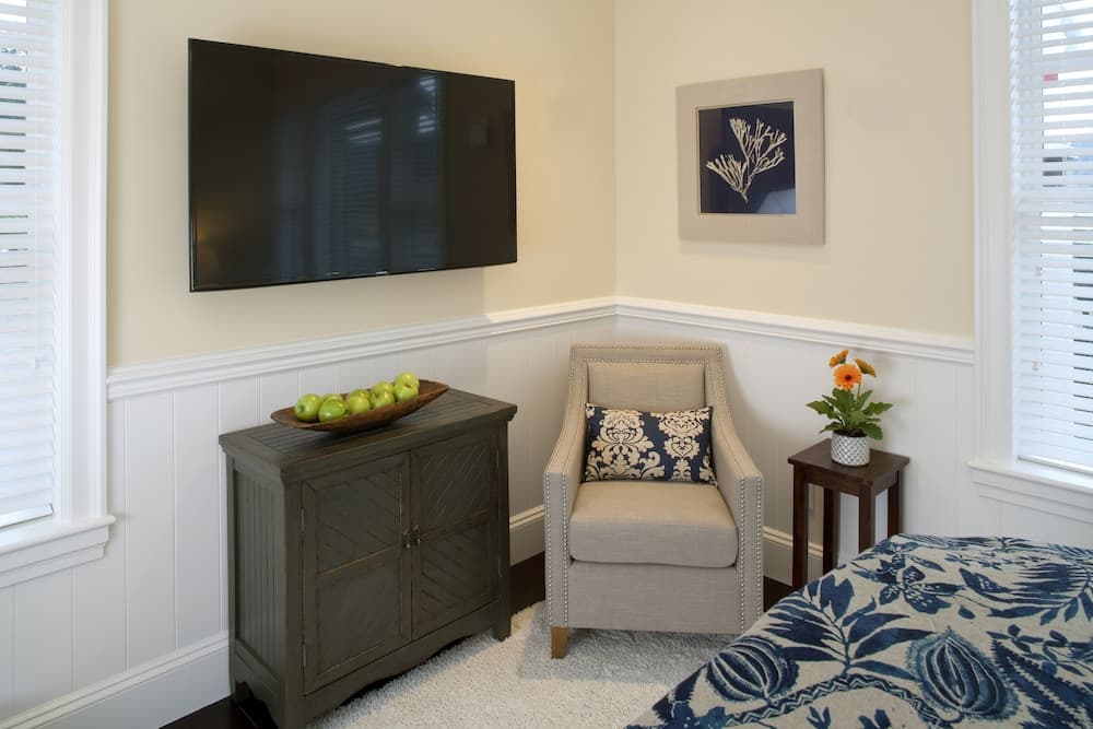 The Inn at Pleasant Beach gallery photo in Bainbridge Island, WA — image 22