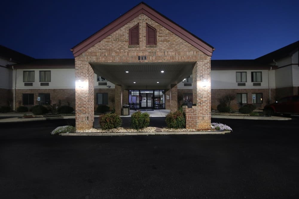 Red Roof Inn Gaffney interior in Gaffney, SC — gallery photo 2