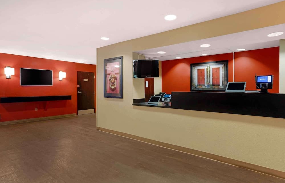 Extended Stay America Suites Houston Med Ctr Greenway Plaza interior in Houston, TX — gallery photo 2