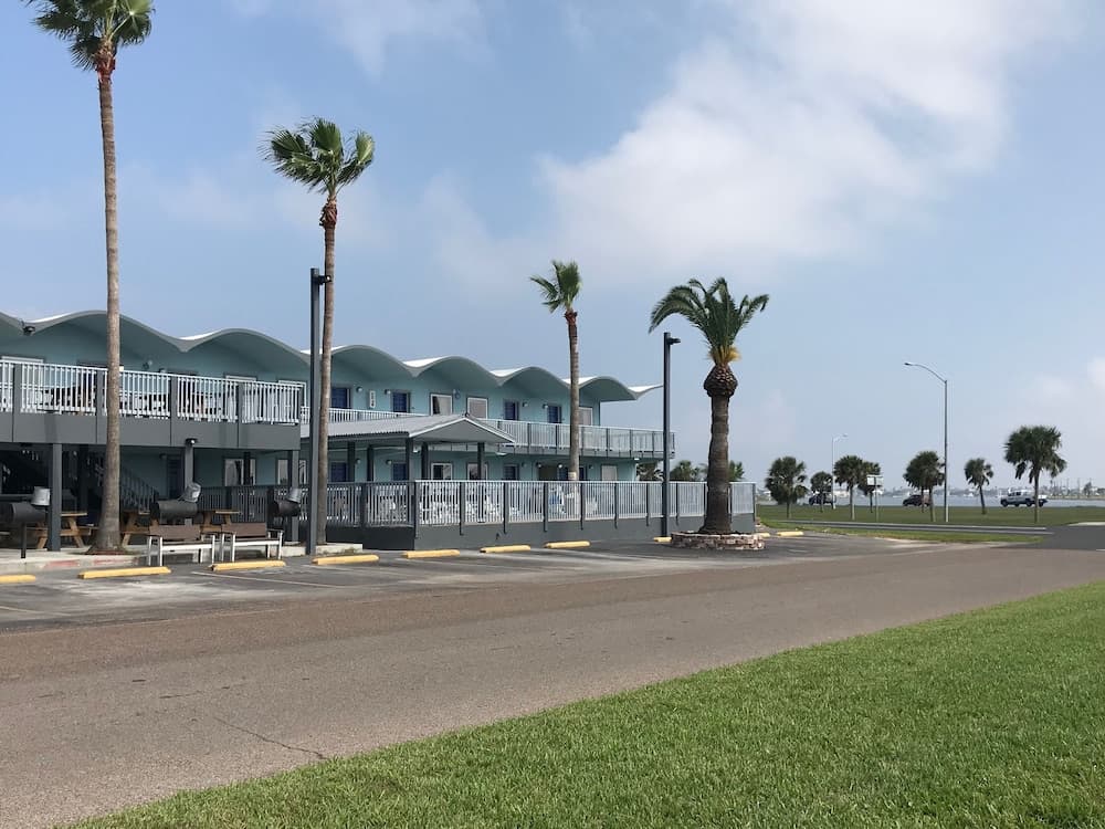Blue Wave Inn property views in Rockport, TX — gallery photo 3