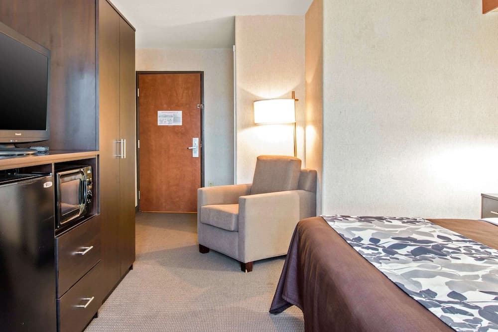 Sleep Inn & Suites Oregon - Toledo gallery photo in Oregon, OH — image 38
