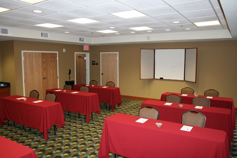 Hampton Inn Las Vegas North Speedway gallery photo in North Las Vegas, NV — image 24
