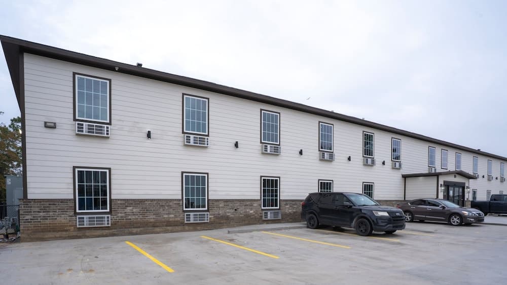 Hotel O Efficiency De Luxe Near Lake Charles Sulphur interior in Sulphur, LA — gallery photo 2