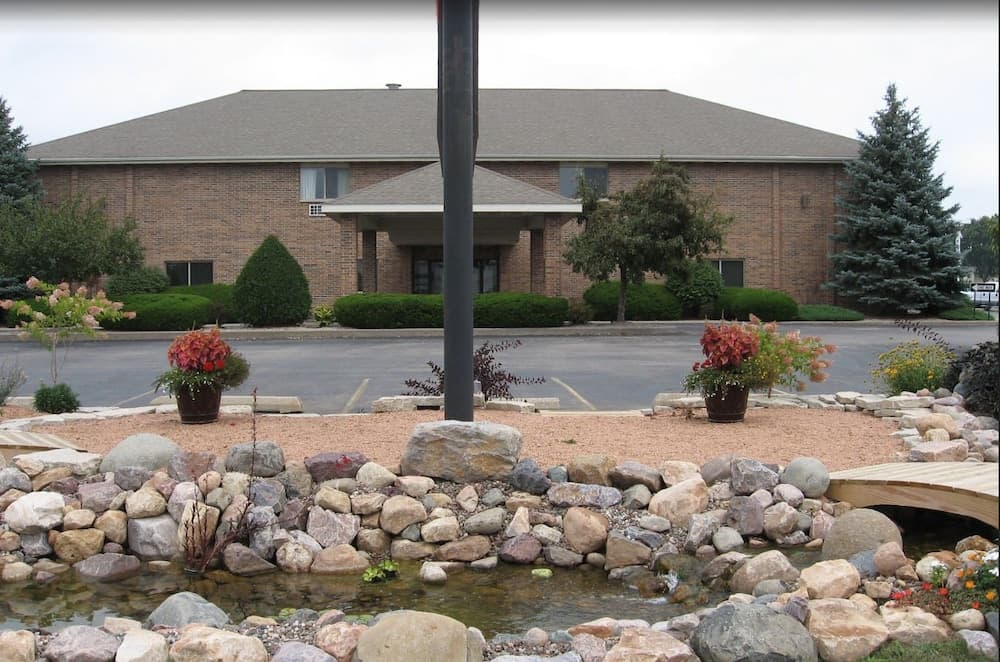 Cedarberry Inn featured exterior or lobby in Sauk City, WI — similar hotel