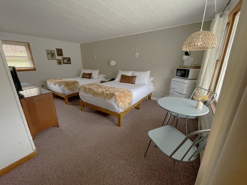 Berkshire Valley Inn property views in Williamstown — gallery photo 3