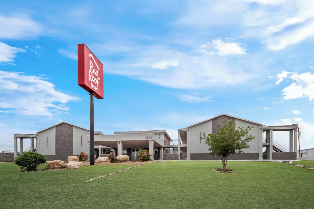 Red Roof Inn Del Rio featured exterior or lobby in Del Rio, TX — similar hotel